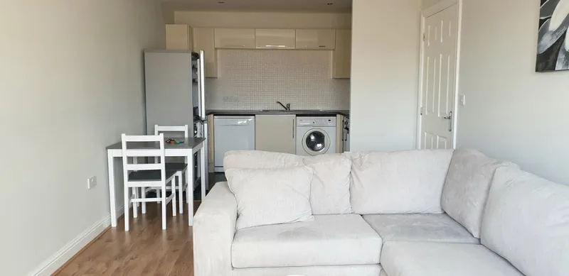 Tanners Court // 2 Bed Flat // Sept 2026 - Image 2